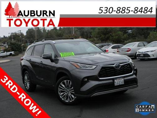 2023 Toyota Highlander Hybrid Platinum