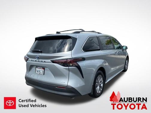 Celestial Silver Metallic 2025 Toyota Sienna XLE