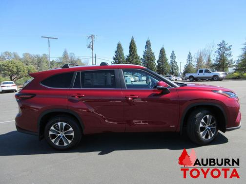 2026 Toyota Highlander Hybrid XLE