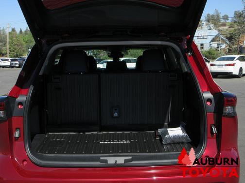 2026 Toyota Highlander Hybrid XLE