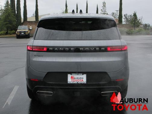 2024 Land Rover Range Rover Sport SE
