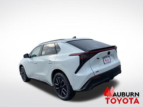 Wind Chill Pearl 2026 Toyota bZ XLE Plus