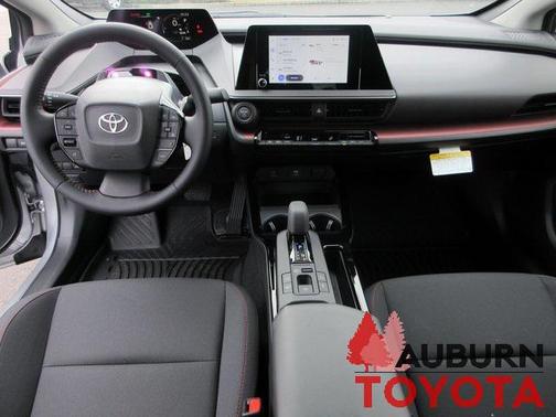 01l0 2026 Toyota Prius Plug-In Hybrid SE