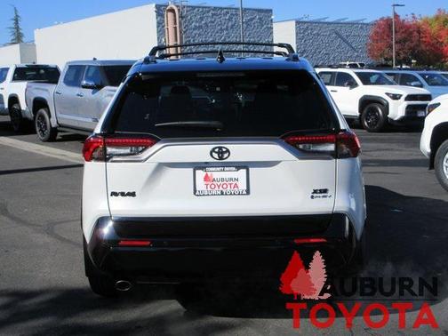 2025 Toyota RAV4 Hybrid SE