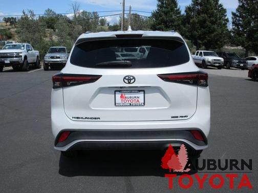 2024 Toyota Highlander XSE