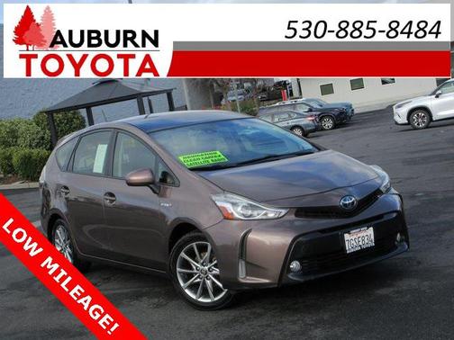 2015 Toyota Prius v Five