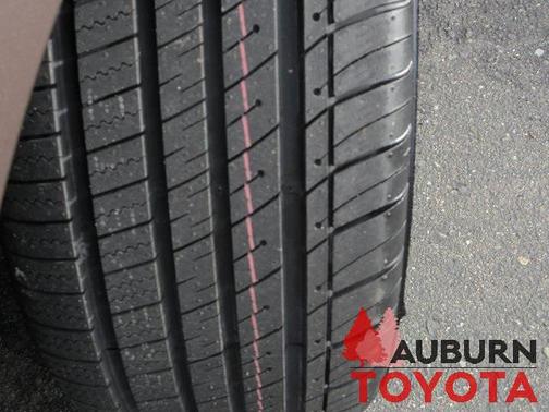 2015 Toyota Prius v Five