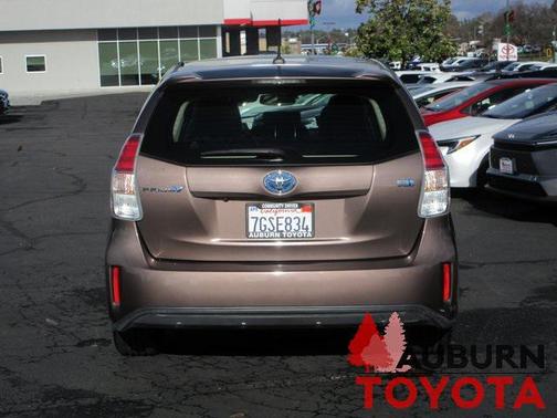 2015 Toyota Prius v Five