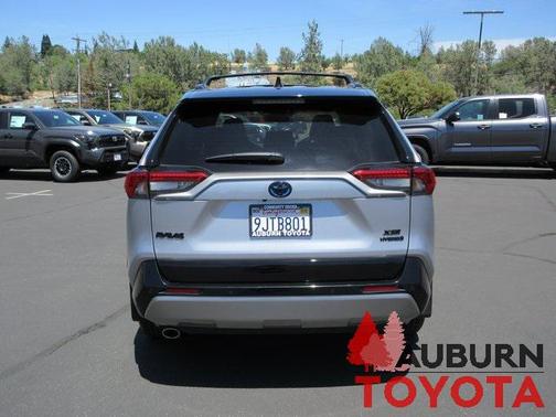 2024 Toyota RAV4 Hybrid SE