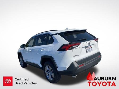 Ice Cap 2025 Toyota RAV4 XLE