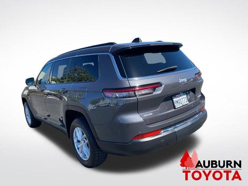 Baltic Gray Metallic Clearcoat 2024 Jeep Grand Cherokee L Laredo