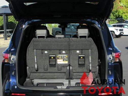 2025 Toyota Sienna Limited 7-Passenger
