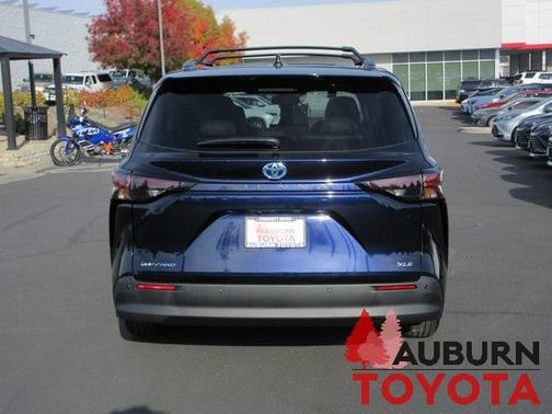2025 Toyota Sienna XLE 7 Passenger