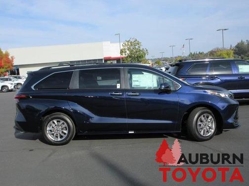 2025 Toyota Sienna XLE 7 Passenger
