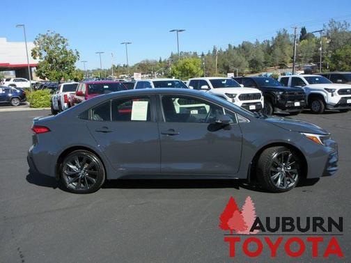 2025 Toyota Corolla Hybrid SE