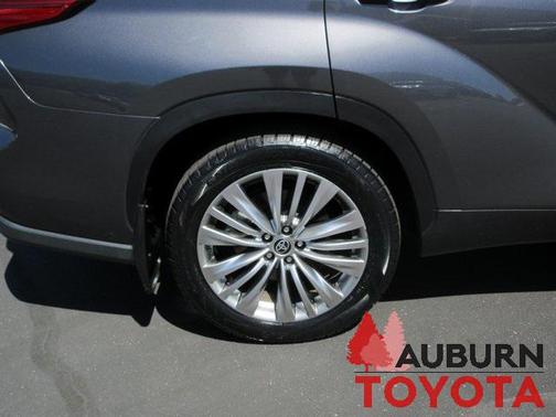 2022 Toyota Highlander Platinum