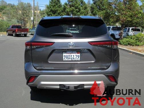 2022 Toyota Highlander Platinum