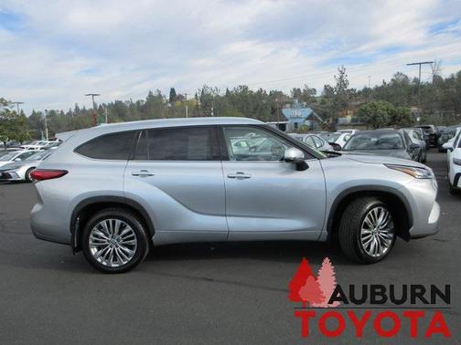 2023 Toyota Highlander Platinum