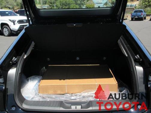 2025 Toyota Prius L