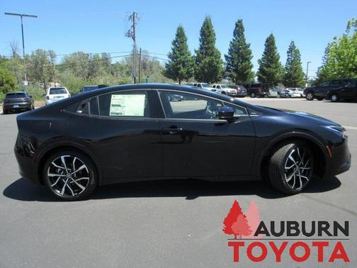 2025 Toyota Prius L