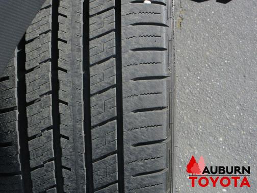 Crystal White Pearl 2020 Subaru Ascent Limited 8-Passenger