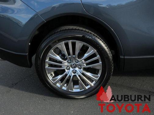 2024 Toyota Venza XLE