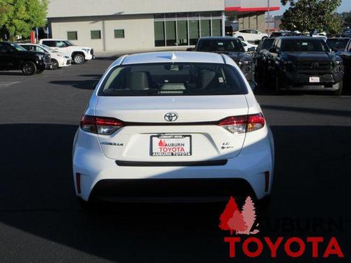 2026 Toyota Corolla Hybrid LE