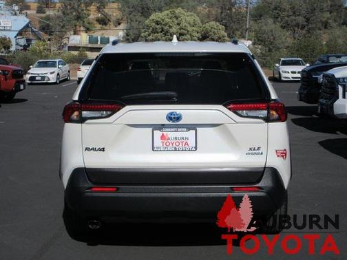 2022 Toyota RAV4 Hybrid XLE Premium
