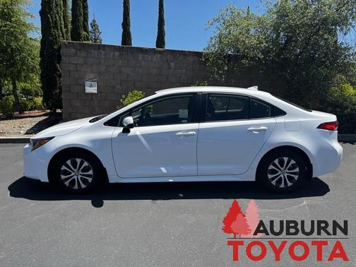 2022 Toyota Corolla Hybrid LE