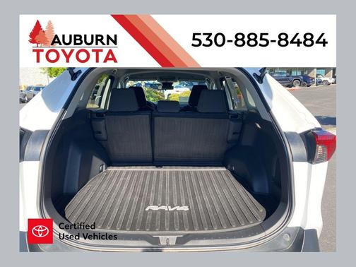Ice Cap 2024 Toyota RAV4 Hybrid LE