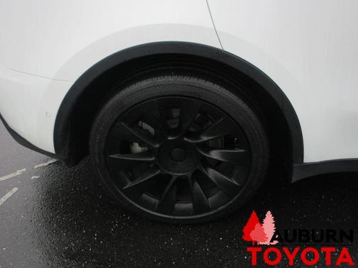 2022 Tesla Model Y Long Range Dual Motor All-Wheel Drive