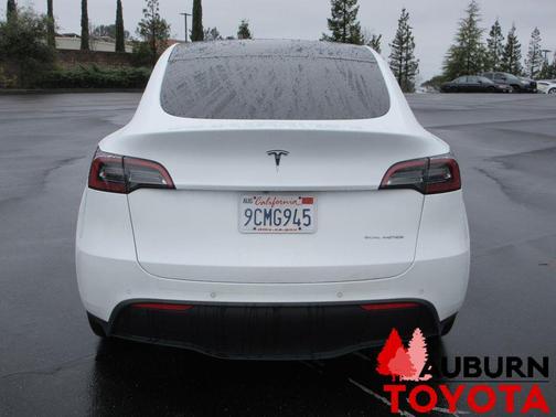2022 Tesla Model Y Long Range Dual Motor All-Wheel Drive
