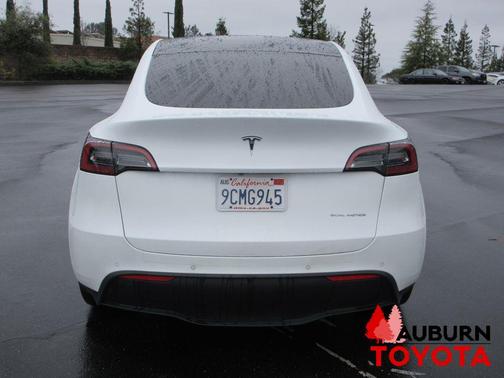 2022 Tesla Model Y Long Range Dual Motor All-Wheel Drive
