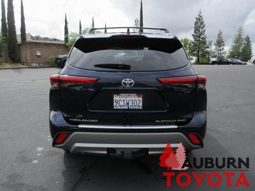 2022 Toyota Highlander Platinum