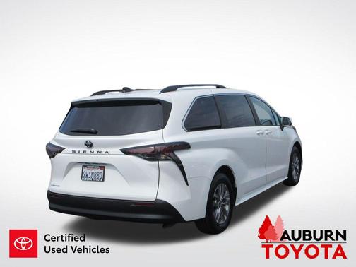 2026 Toyota Sienna LE