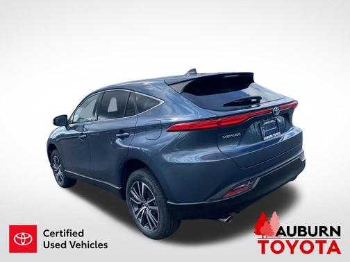 Coastal Gray Metallic 2024 Toyota Venza LE