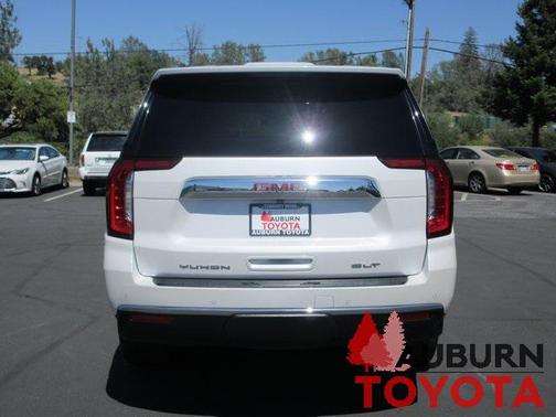 2024 GMC Yukon SLT