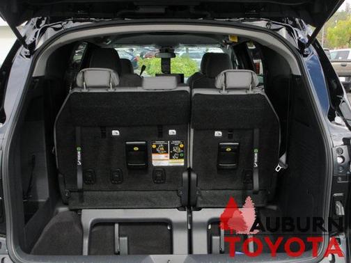 2025 Toyota Sienna LE