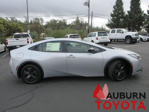 2026 Toyota Prius Plug-In Hybrid SE
