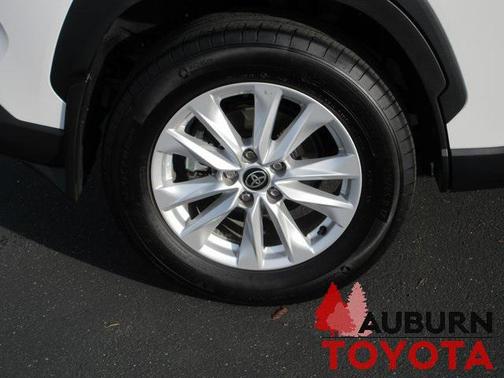 2025 Toyota Corolla Cross LE