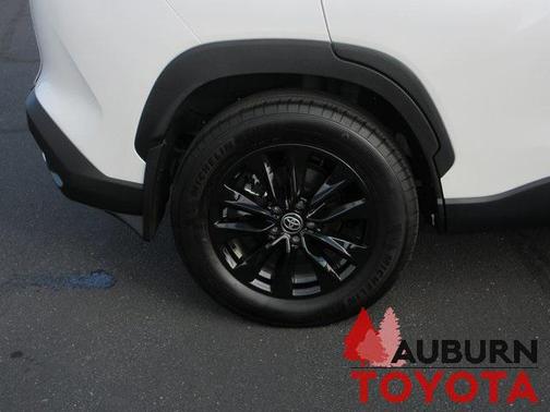 2025 Toyota Corolla Cross LE