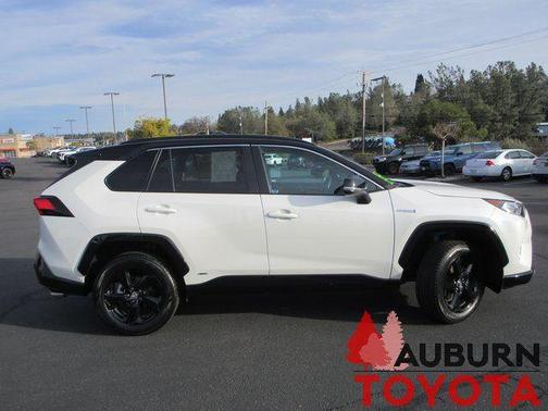 2021 Toyota RAV4 Hybrid SE