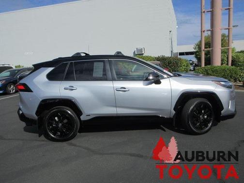 2024 Toyota RAV4 Hybrid SE