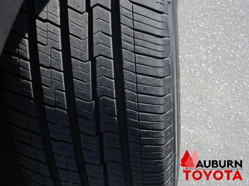 2024 Nissan Pathfinder SL 4WD