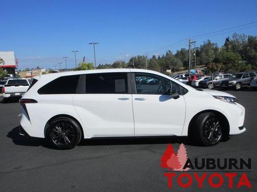 2025 Toyota Sienna XSE 7 Passenger