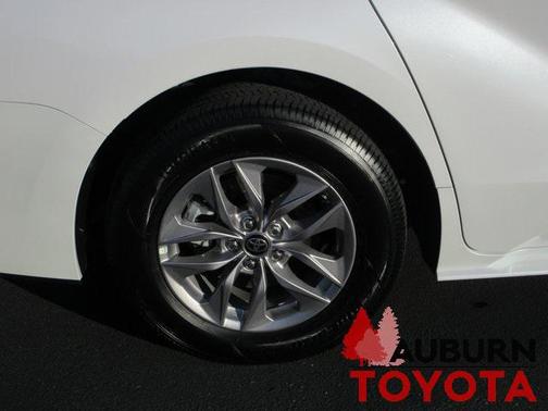 2025 Toyota Sienna XLE 7 Passenger