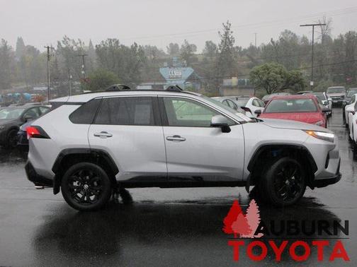2025 Toyota RAV4 Hybrid SE