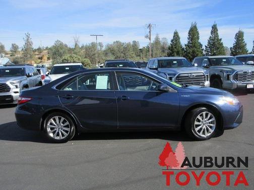 2016 Toyota Camry Hybrid XLE