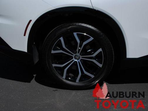 2025 Toyota Crown Signia XLE