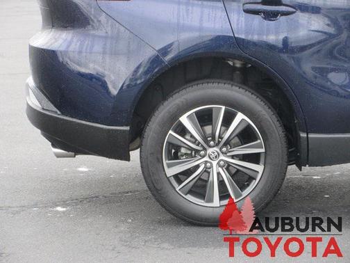 2024 Toyota Venza LE